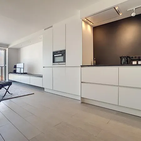 Rubensplein 7p, 4 Adults & 3 Kids - Free Parking Apartman *