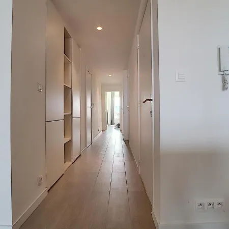 Rubensplein 7p, 4 Adults & 3 Kids - Free Parking *